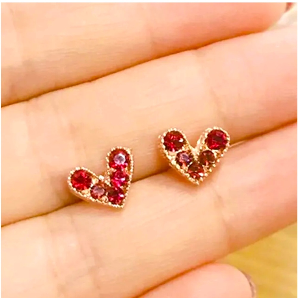 New 18k Yellow Gold Played Ruby Heart Studs